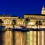 Comfortable With Great And Sea View Apartman Split