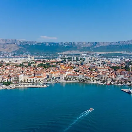 Comfortable With Great And Sea View Split