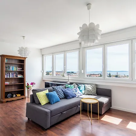 Comfortable With Great And Sea View Split