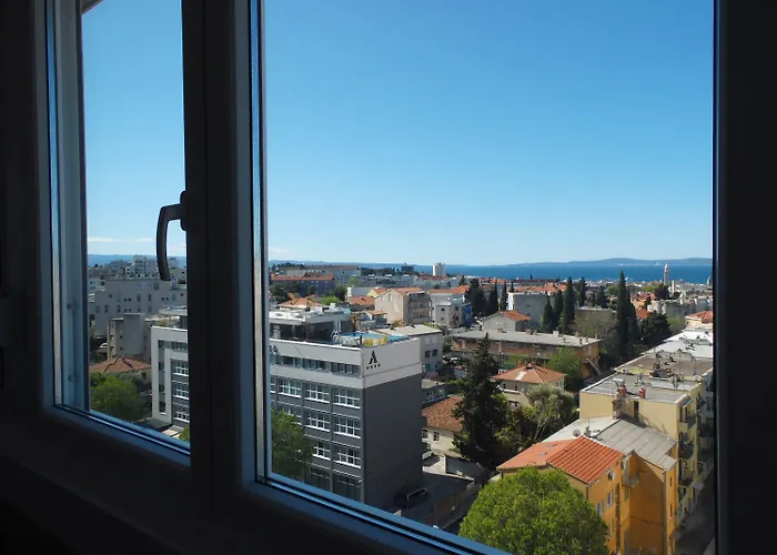 Comfortable With Great And Sea View Lejlighed Split
