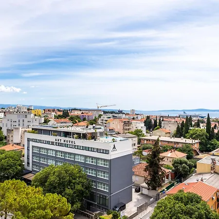 Comfortable With Great And Sea View Apartment *