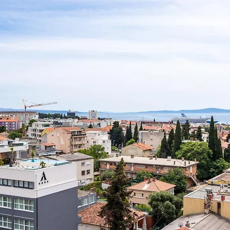 Comfortable With Great And Sea View Apartment